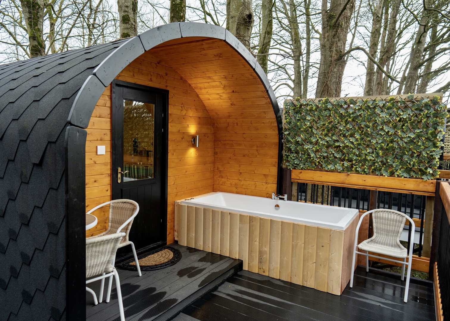 Glamping Pod with 2 Person Jacuzzi Tub