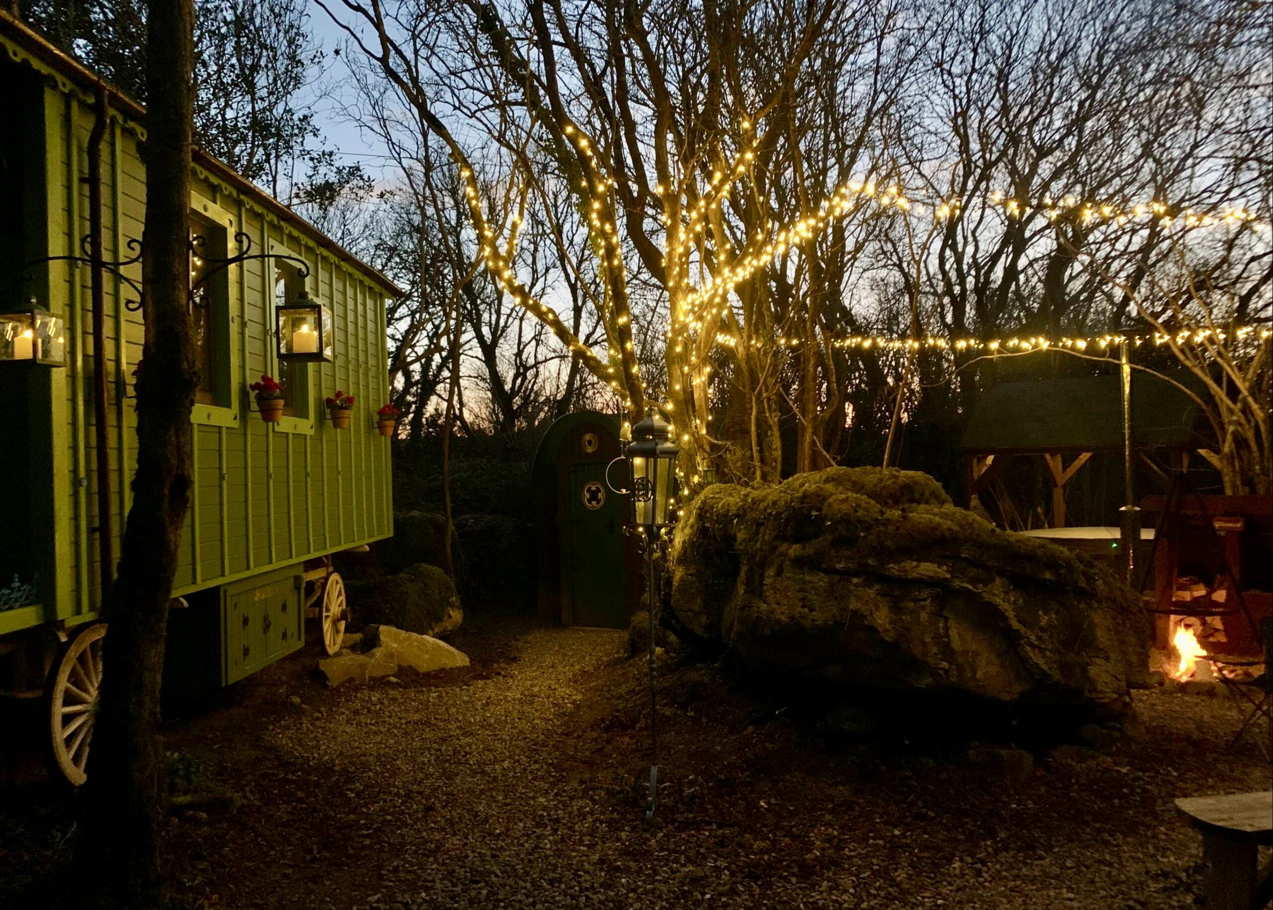 Bluebell Gypsy Wagon with Hot Tub