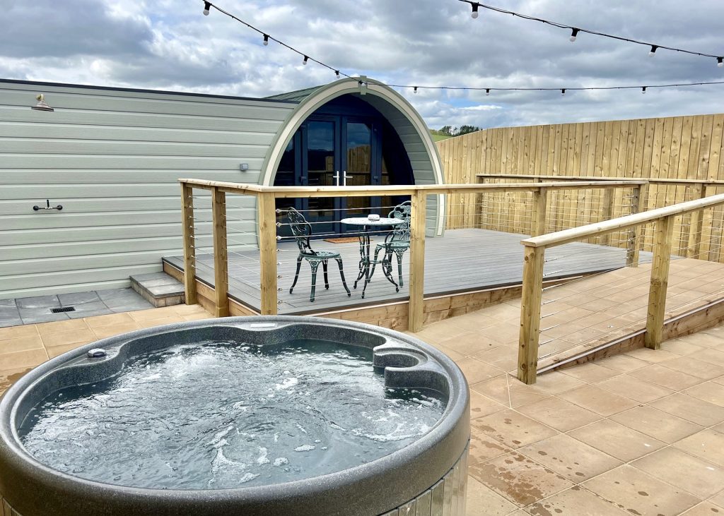 The Pods at Streamvale - The Bumblebee Pod - Accessible - Hot Tub