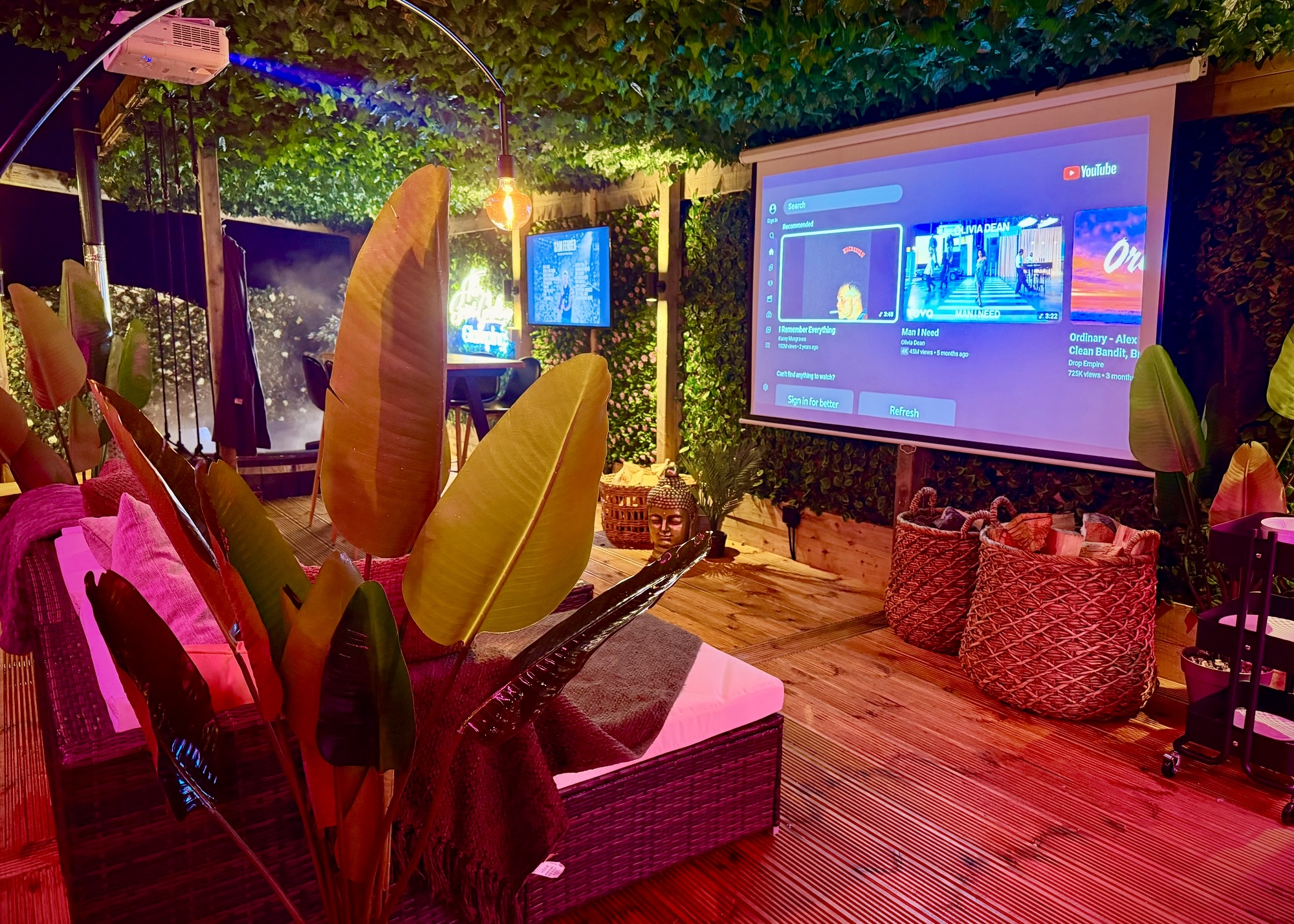 Three Rocks Glamping Pod