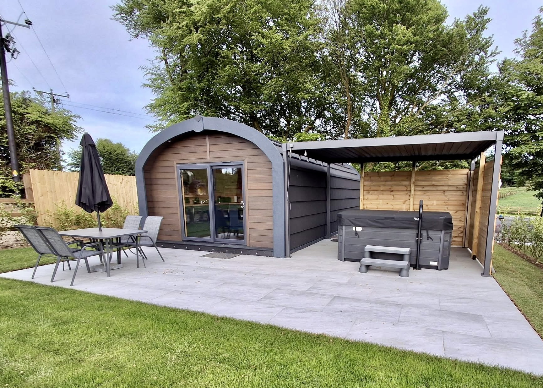 Ash Glamping Pod with Hot Tub